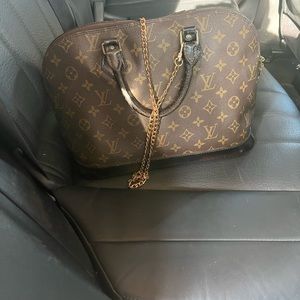 Louis Vuitton Alma